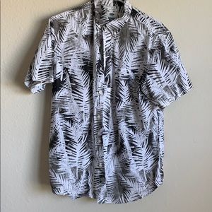 Men’s Hawaiian shirt, good condition!